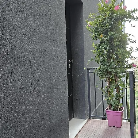 Luarasi Apartment *